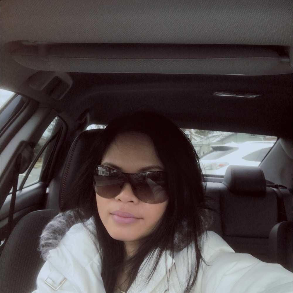 Meet your Posher, Vanessa