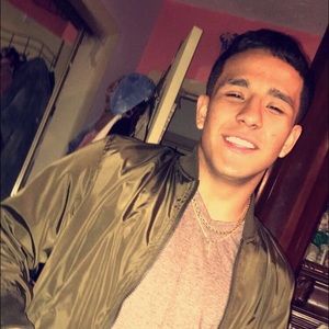 Meet your Posher, Adrian