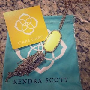 Kendra Scott necklace