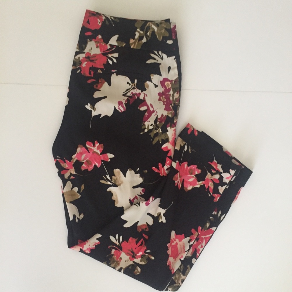 NWOT loft floral cropped trousers