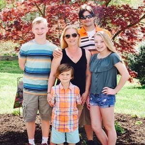 Meet your Posher, Joni