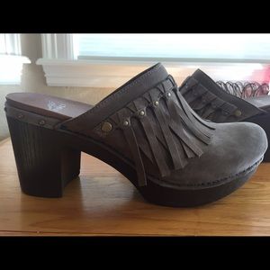 Size 9, grey suede Dansko clogs. Never worn.
