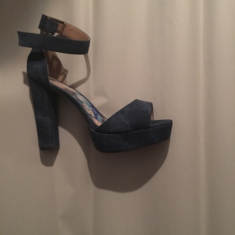 Size 11 chunky heeled sandals