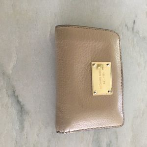 Michael kors wallet