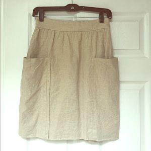 Linen skirt with cargo pockets