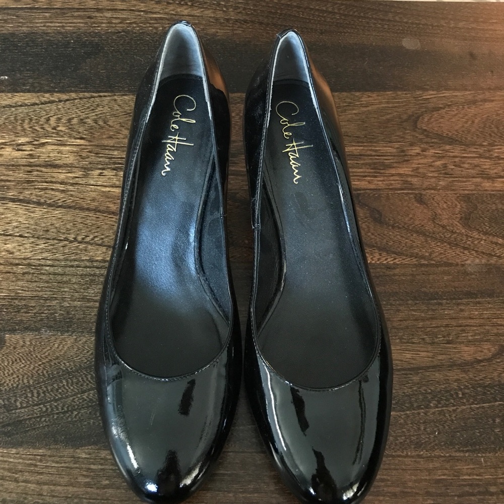 Cole Haan black patent leather pumps