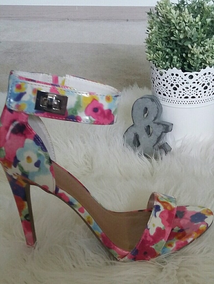 Sexy watercolor heels!!! - Picture 2 of 4