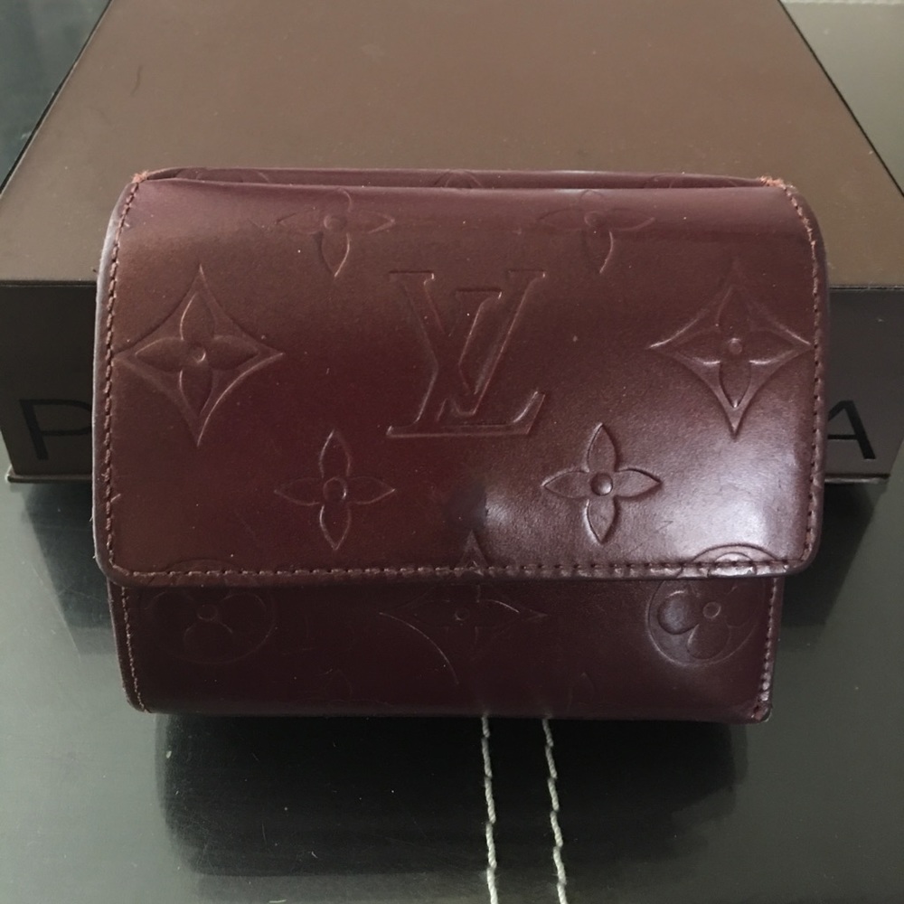 Authentic Louis Vuitton Monogram Leather Wallet - Picture 2 of 7