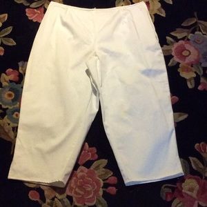 Classic white stretch slacks or capris