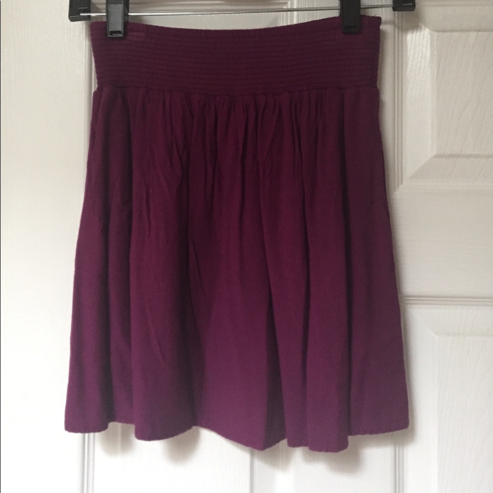 Elastic waist mini skirt