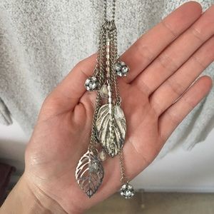 Silver dangly necklace
