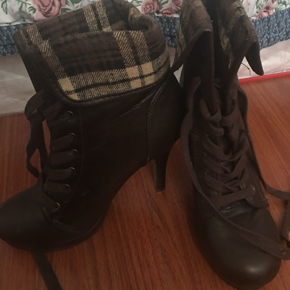 Cute Fold Plaid Combat Heel Boots