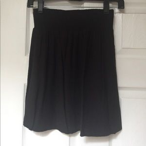 Elastic waist mini skirt