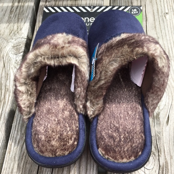Isotoner Navy Open-Back Slippers! NEW! - Picture 3 of 8