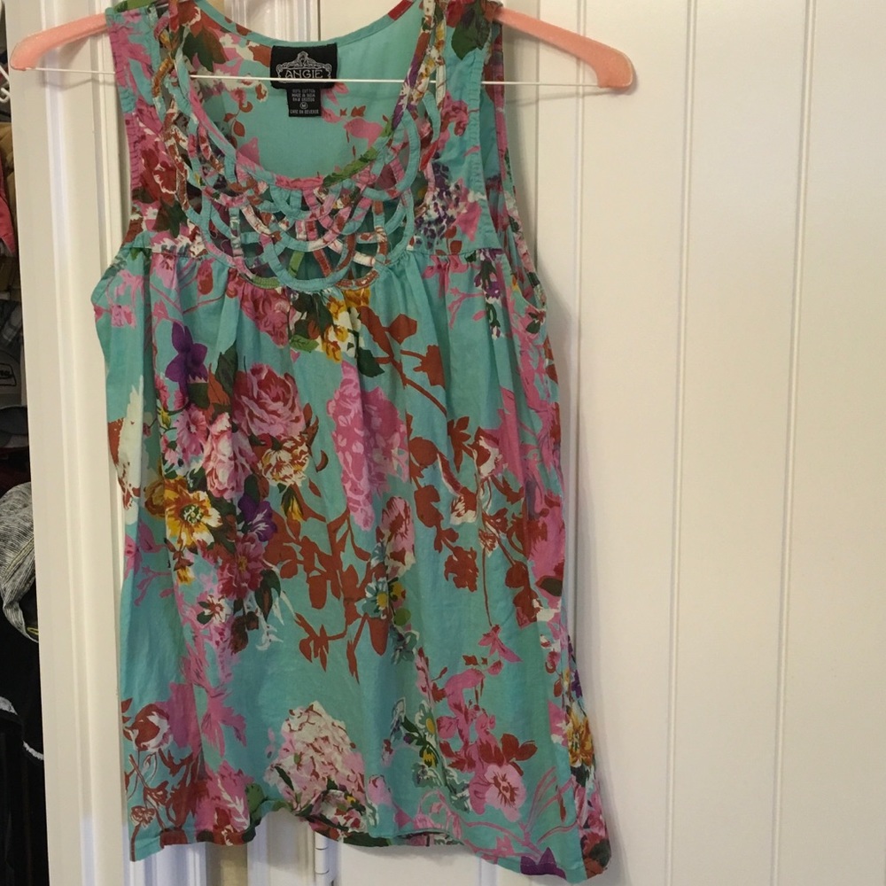 Floral sleeveless shirt