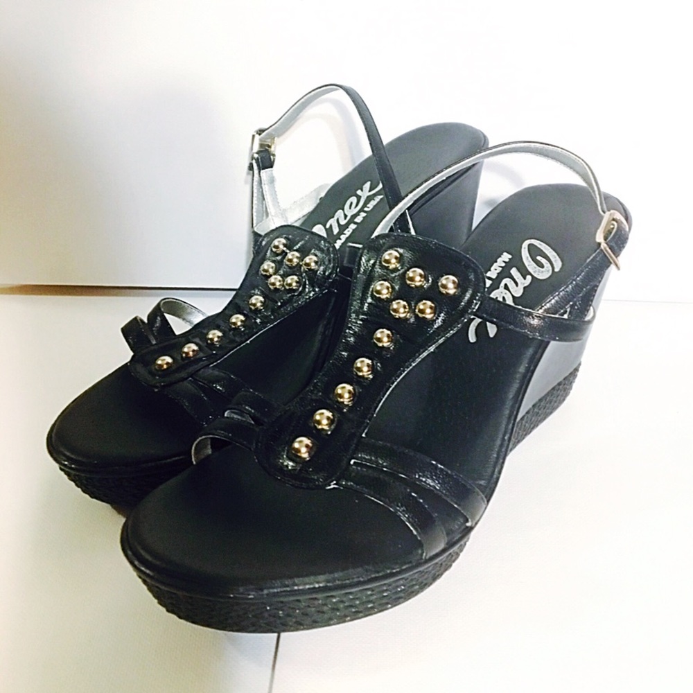 Onex Strappy Black Wedges Size 7