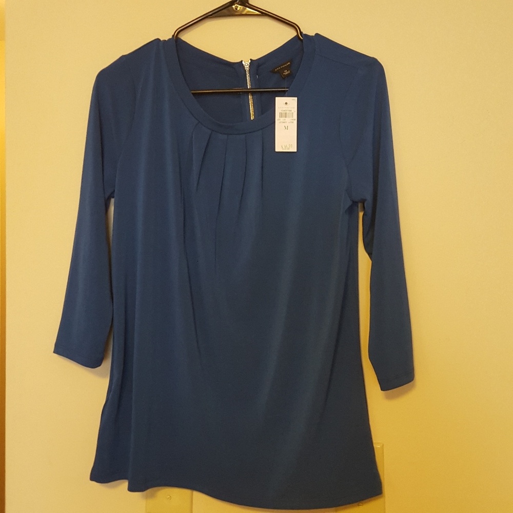 Brand New Ann Taylor Medium top 3/4 sleeve