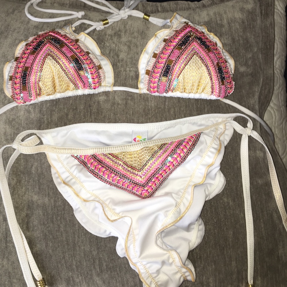 Medium Size Brazilian Bikini 👙