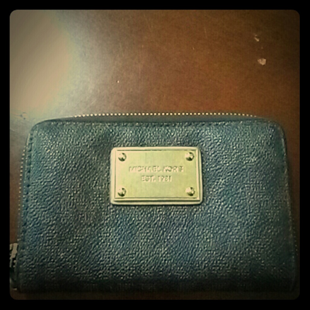 MK WALLET?USED..OK CONDITION