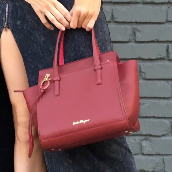 Farragamo Fill Up Tote & Cross body Strap - Picture 4 of 4