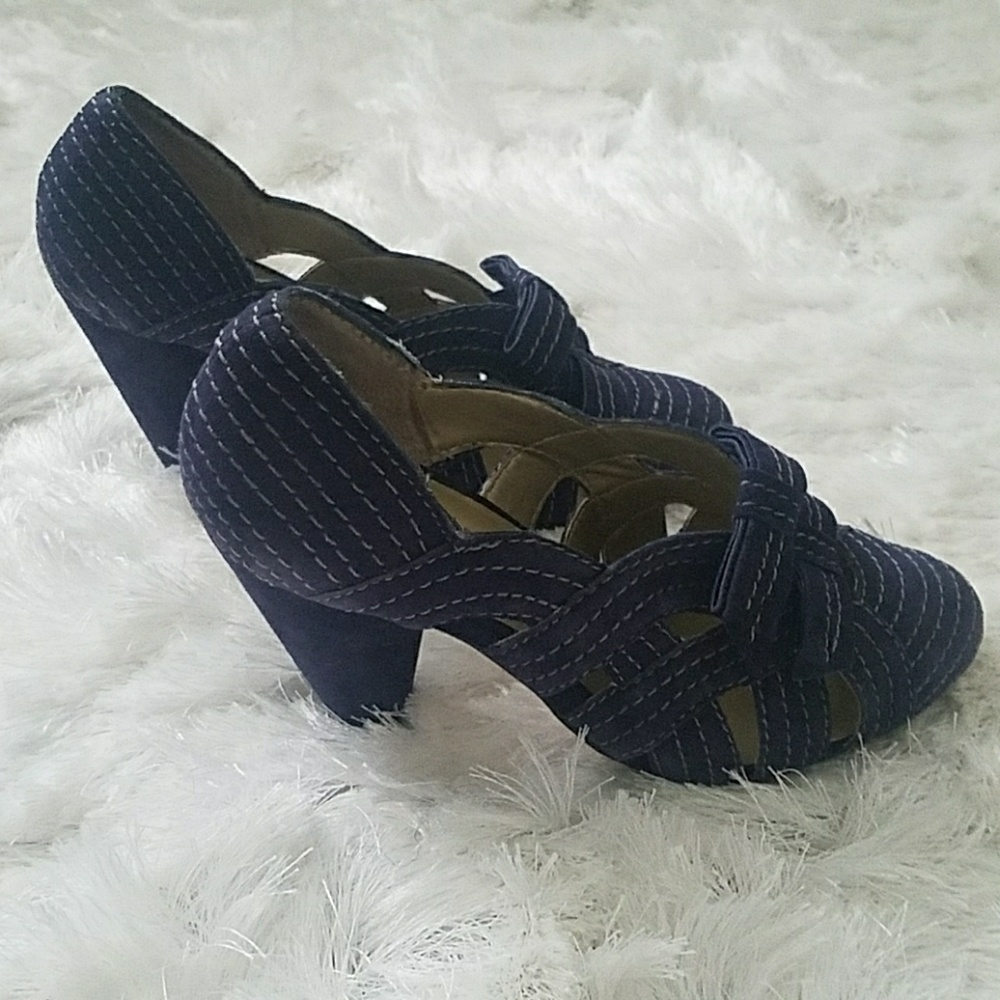 Seychelles Blue Suede Shoes ??