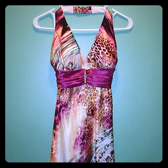Gorgeous long halter formal dress - Picture 1 of 7
