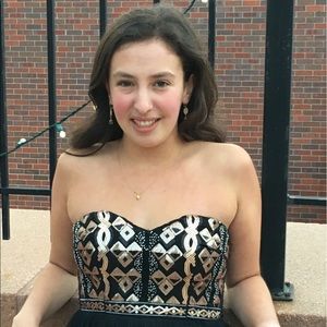 Meet your Posher, Claire