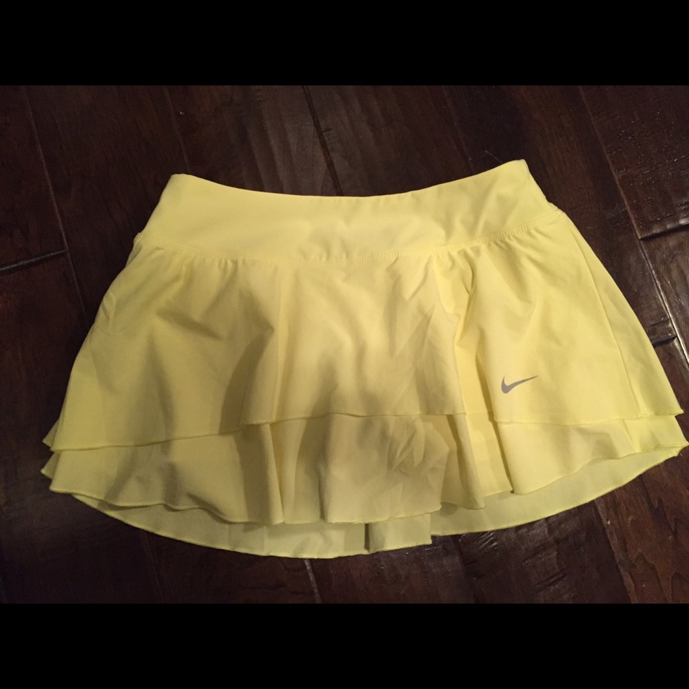 Nike yellow tennis skirt with ruffles