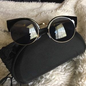 Retro styled cat eye sunglasses
