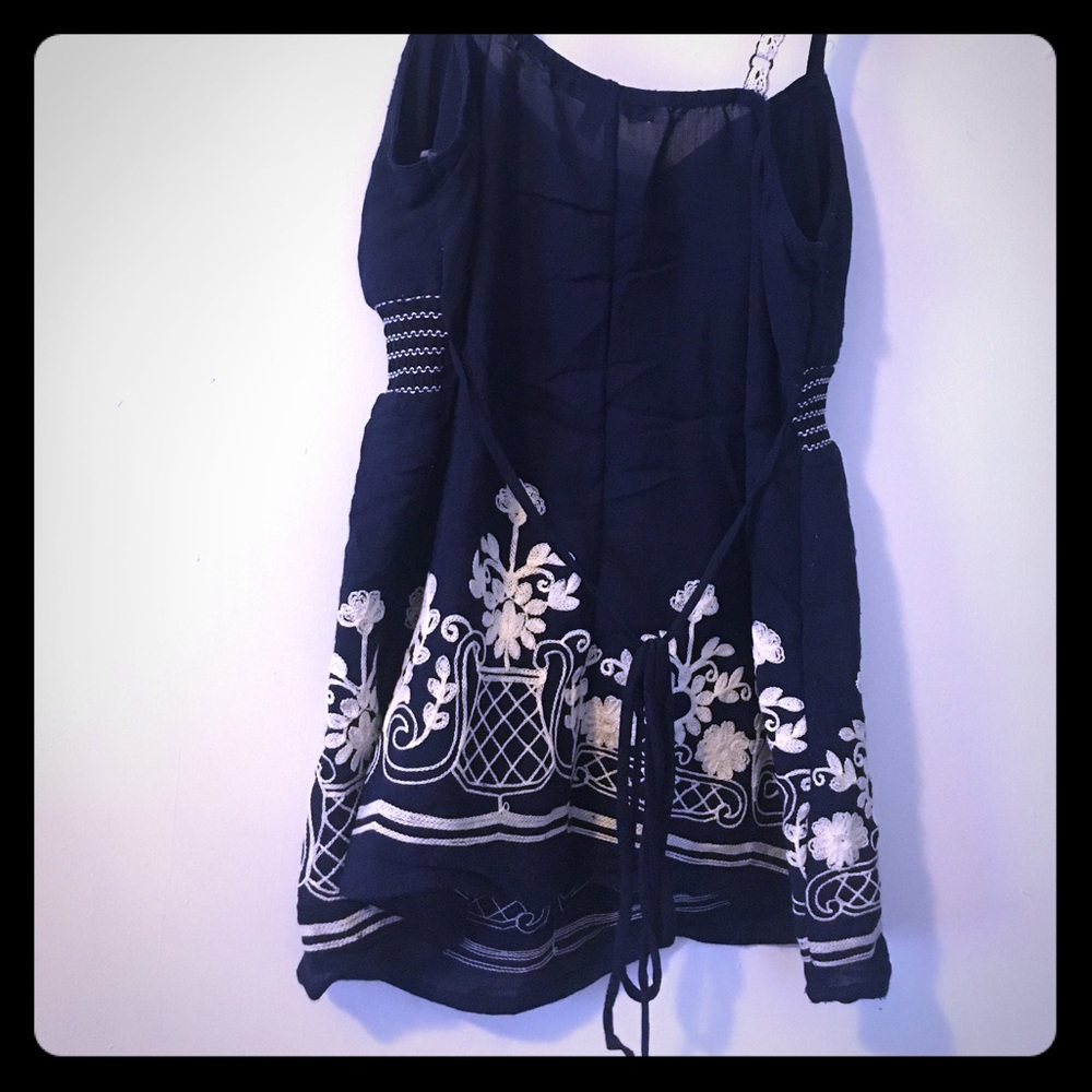 Navy top - Picture 2 of 2
