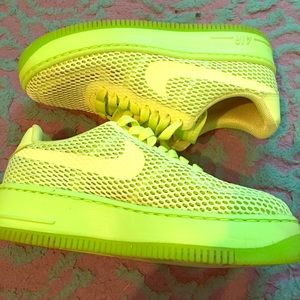 Nike Air Force 1 - NEON green