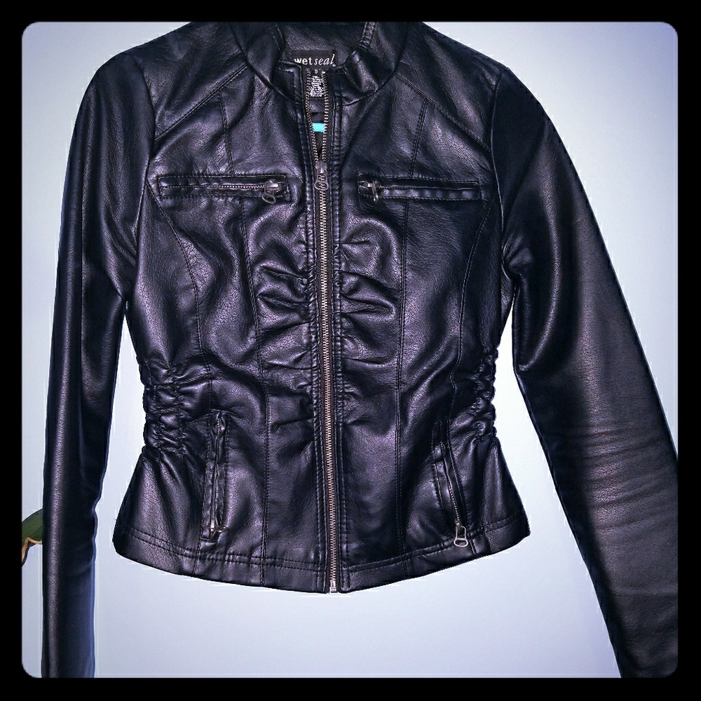 Hi,  jacke black