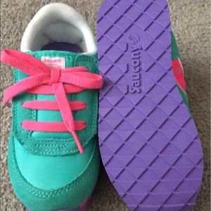 Little Girls Saucony Baby Jazz size 10M. New!
