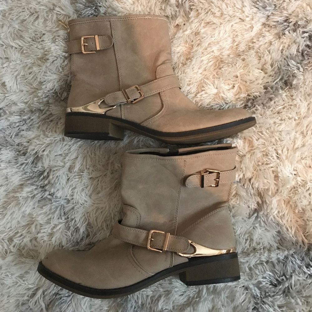 Ankle boots