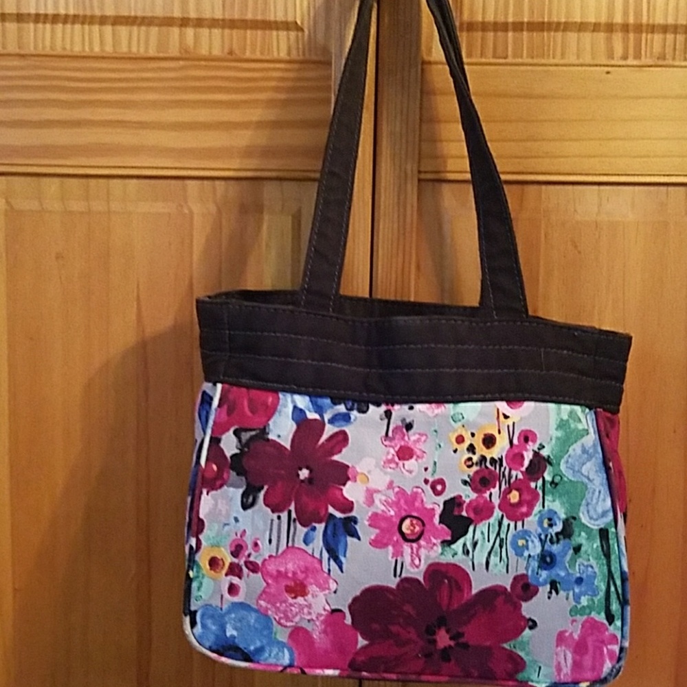 Thirty One multi color cloth, light weight purse