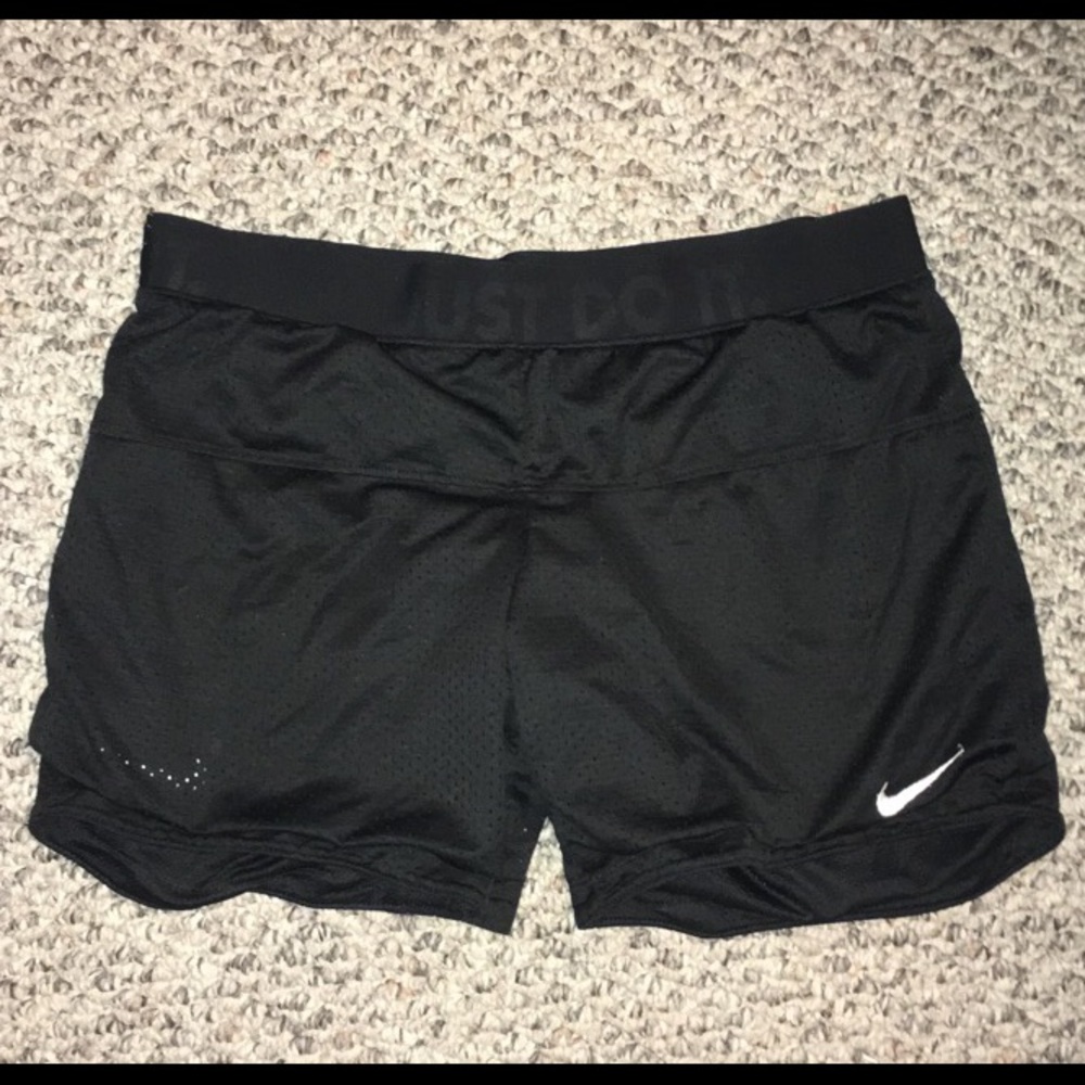 Nike shorts (S)