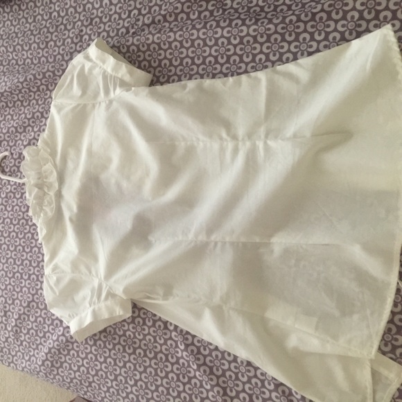 Buttoned blouse - Picture 4 of 5