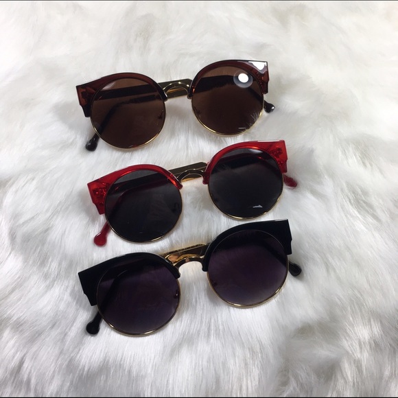 LAST ONE Black & gold round cat eye sunglasses - Picture 3 of 4