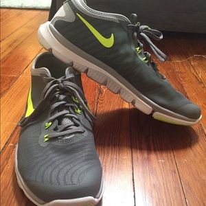 Nike running shoes: flex supreme