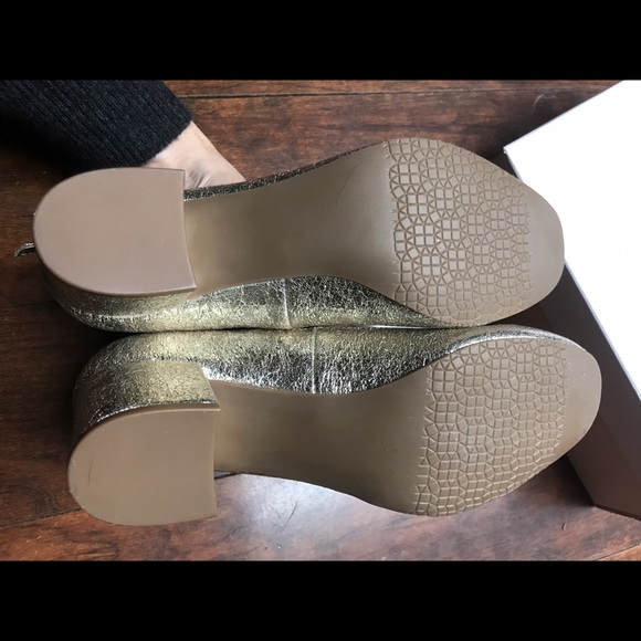 ** SOLD - BP Ankle Strap Block Heel Pump, gold crackle, 7.5M - Picture 5 of 5