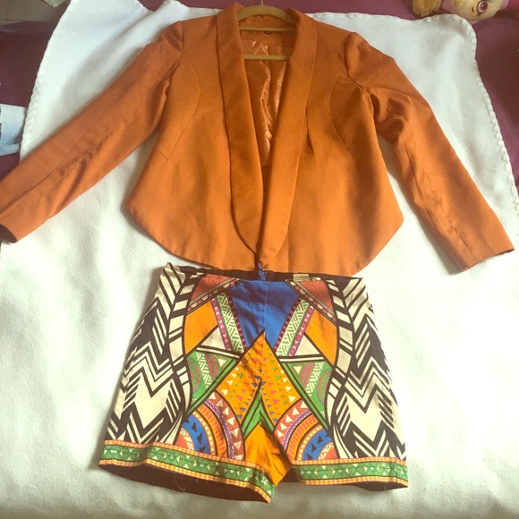 I'm selling a blazer and a shorts - Picture 1 of 1