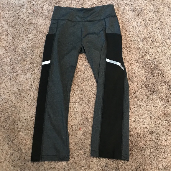 Workout capris - Picture 1 of 2