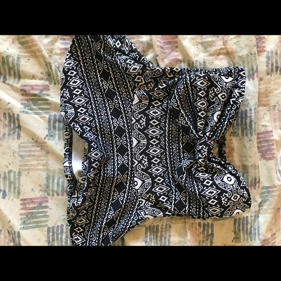 Seal strapless crop top. - Picture 1 of 1