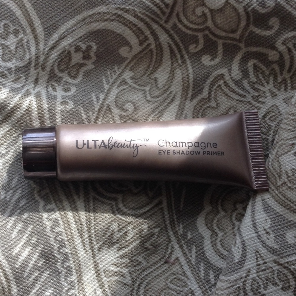 Ulta Beauty champagne eye shadow primer
