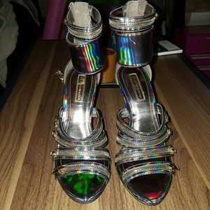 BCBG ZIPPER HEELS SZ 8.5