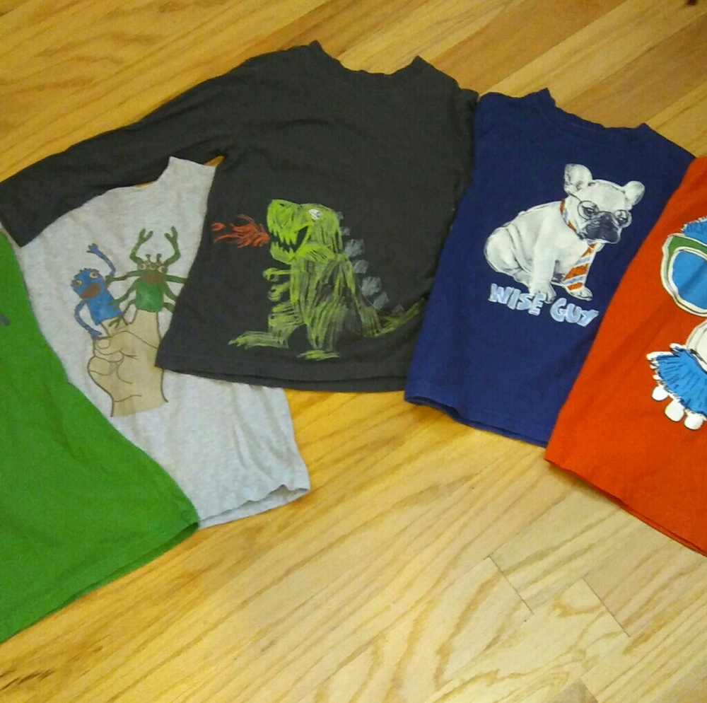 Boys long sleeve t-shirts.