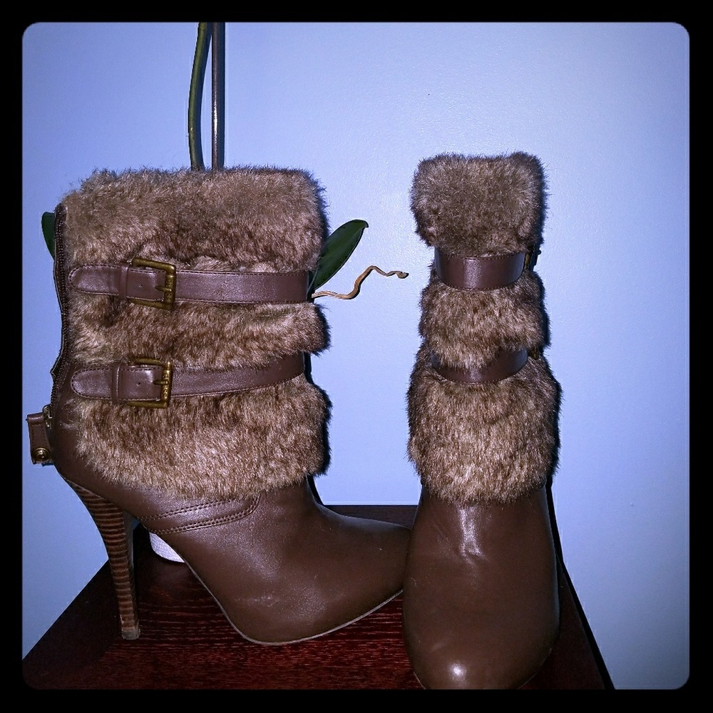 Guess boots