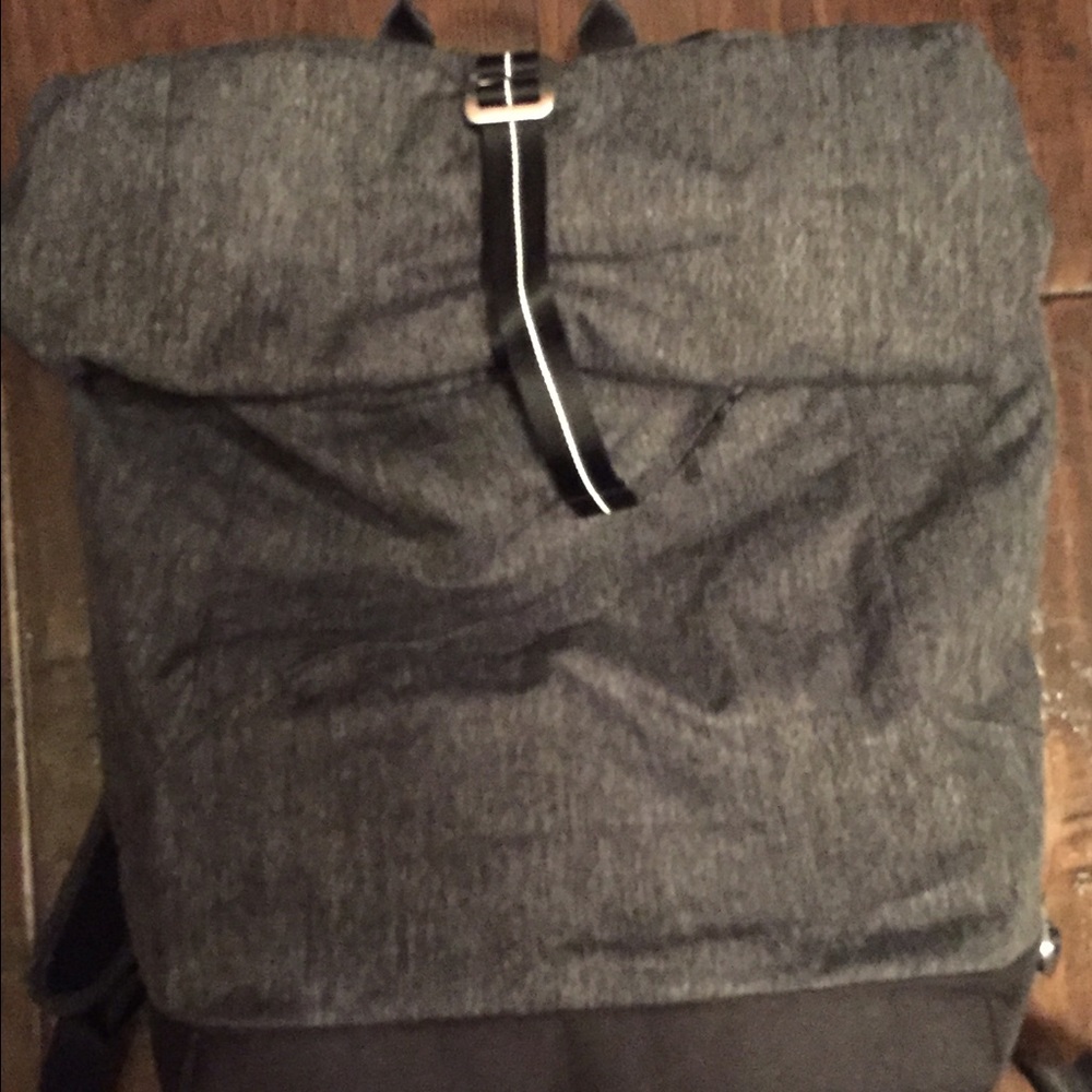 Lululemon roll down back pack bag