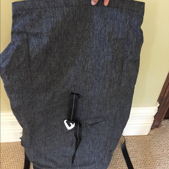 Lululemon roll down back pack bag - Picture 3 of 4