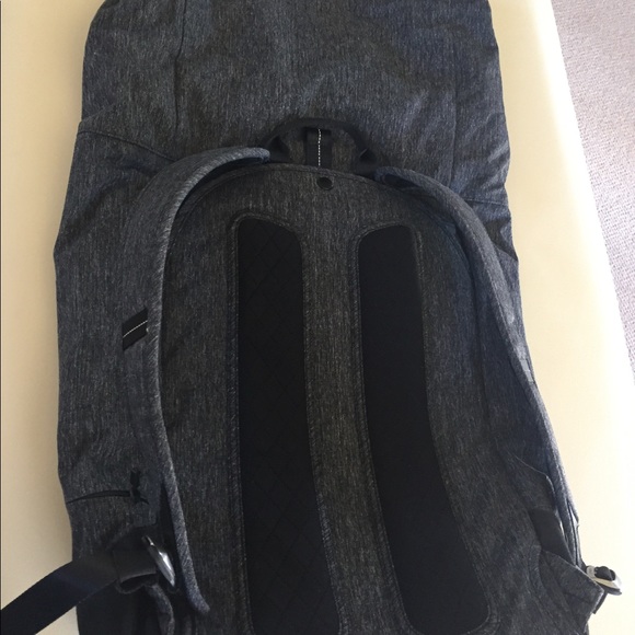 Lululemon roll down back pack bag - Picture 4 of 4
